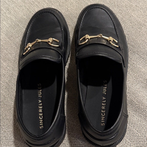 Sincerely Jules Womens Black Slip On Oxford Loafers Gold Detailing Size 7.5M - Picture 3 of 7
